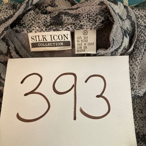 NWT‎ Silk Icon Shirt Womens Sz M Gray Snake Print Button Up Short Sleeve - Picture 12 of 12